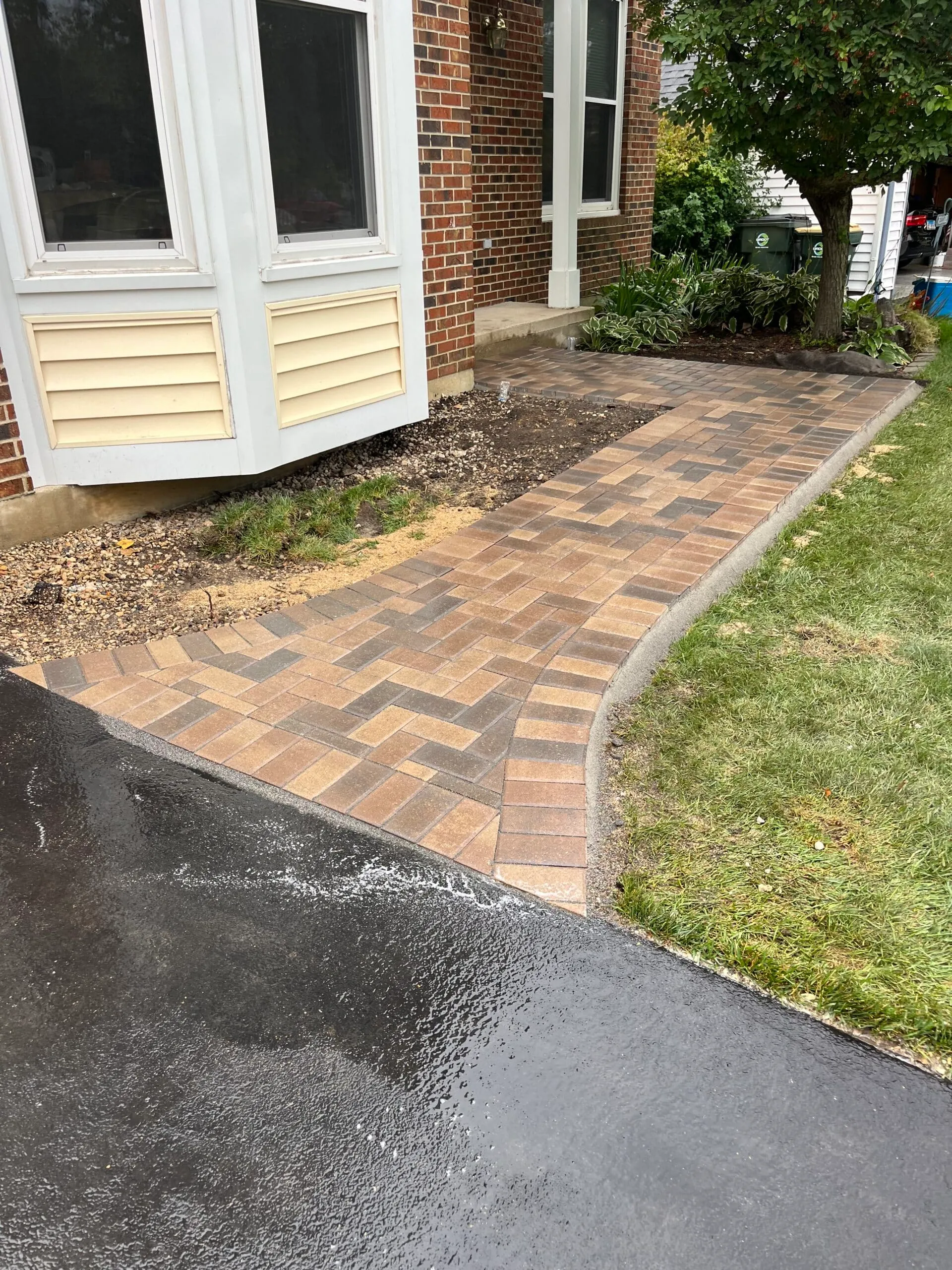 Curved paver walkway