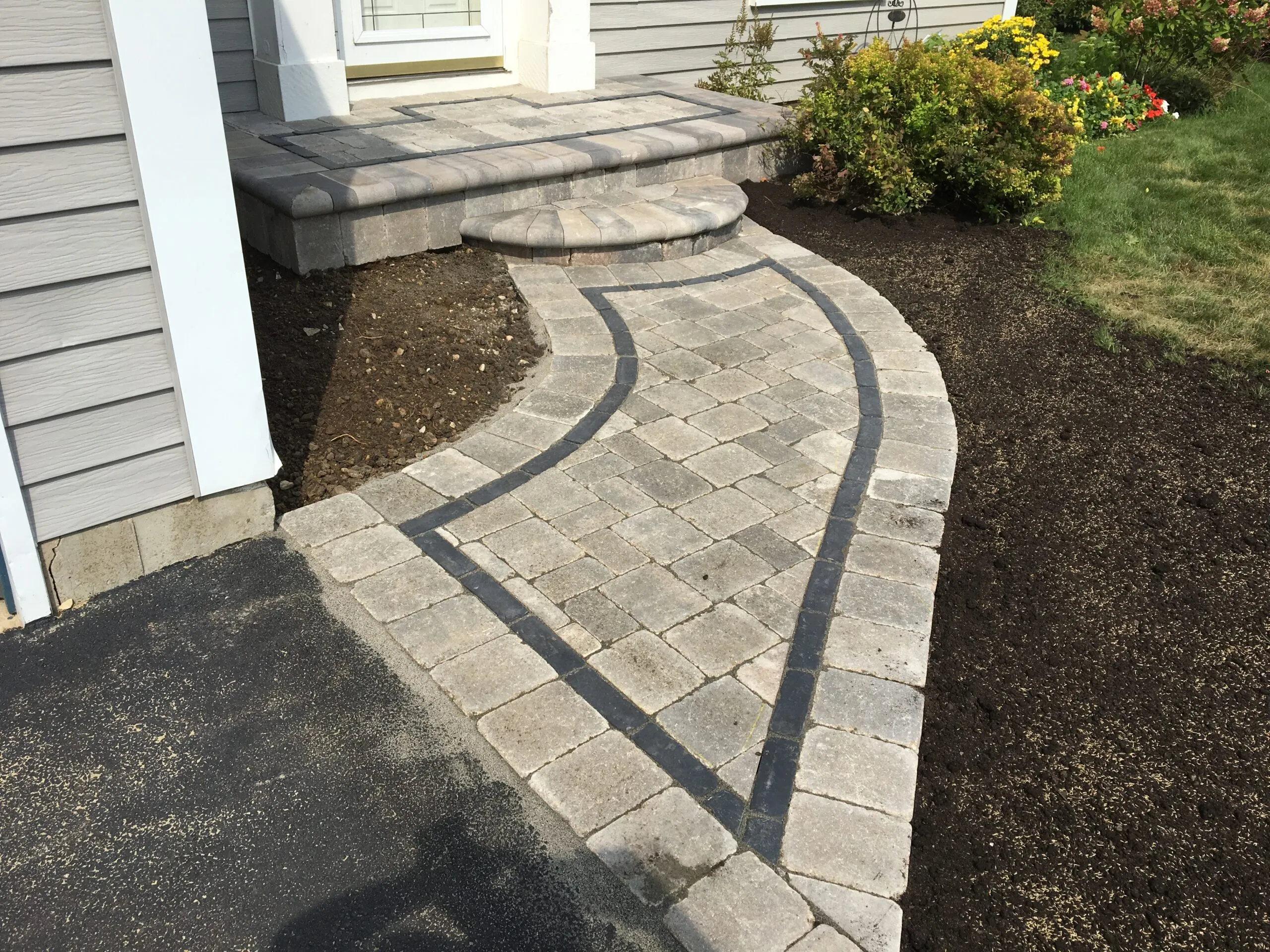 Paver walkway with contrasting border detail